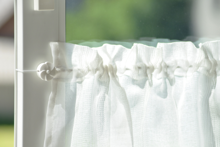 4Gardinebasic Gardinendraht Vorhangdraht Befestigung Set für 2 Fensterrahmen/ eine Gute Alternative für alle Gardinenstange Klemmstange Vitragestange für Scheibengardine Bistrogardine/Weiß 